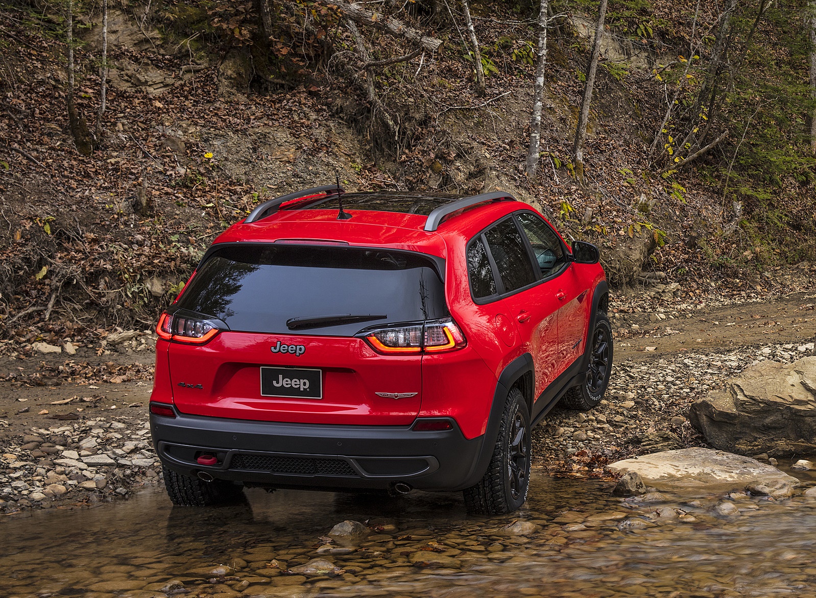 2019 Jeep Cherokee Trailhawk Rear Three-Quarter Wallpapers #32 of 75