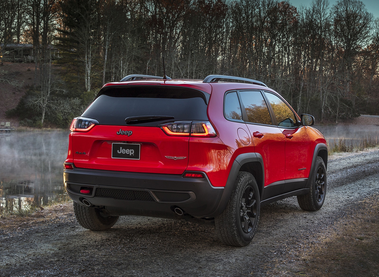 2019 Jeep Cherokee Trailhawk Rear Three-Quarter Wallpapers (5)