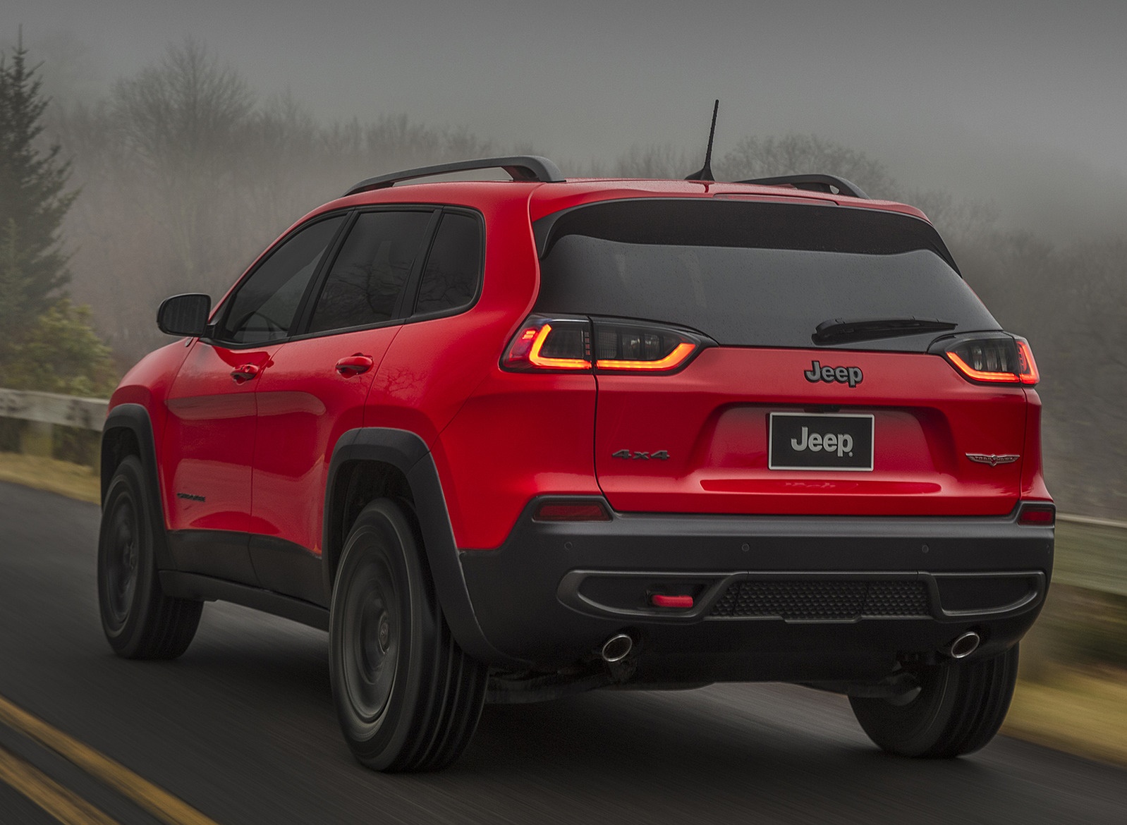 2019 Jeep Cherokee Trailhawk Rear Three-Quarter Wallpapers #11 of 75