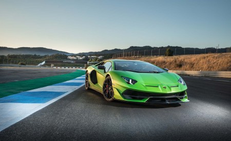 2019 Lamborghini Aventador SVJ Front Three-Quarter Wallpapers 450x275 (26)