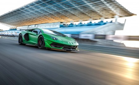 2019 Lamborghini Aventador SVJ Front Three-Quarter Wallpapers 450x275 (25)