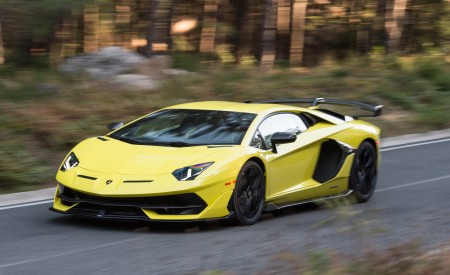 2019 Lamborghini Aventador SVJ Front Three-Quarter Wallpapers 450x275 (196)