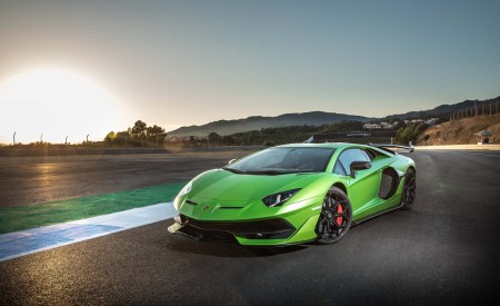 2019 Lamborghini Aventador SVJ Front Three-Quarter Wallpapers 450x275 (28)