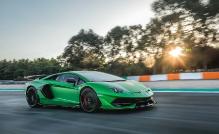 2019 Lamborghini Aventador SVJ Front Three-Quarter Wallpapers 450x275 (23)