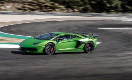 2019 Lamborghini Aventador SVJ Front Three-Quarter Wallpapers 450x275 (12)