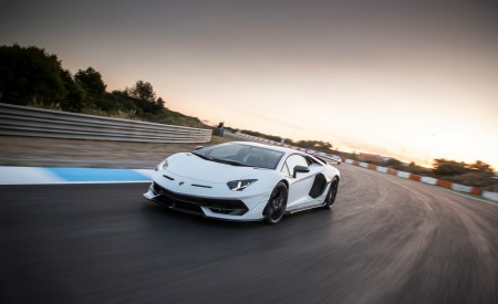 2019 Lamborghini Aventador SVJ Front Three-Quarter Wallpapers 450x275 (236)