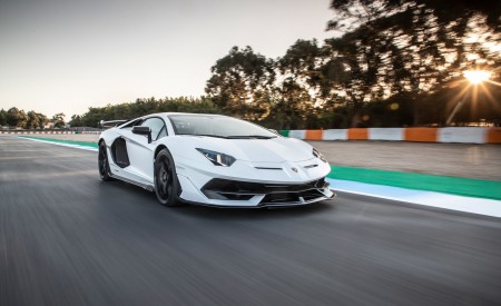 2019 Lamborghini Aventador SVJ Front Three-Quarter Wallpapers 450x275 (230)