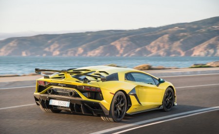 2019 Lamborghini Aventador SVJ Rear Three-Quarter Wallpapers 450x275 (207)