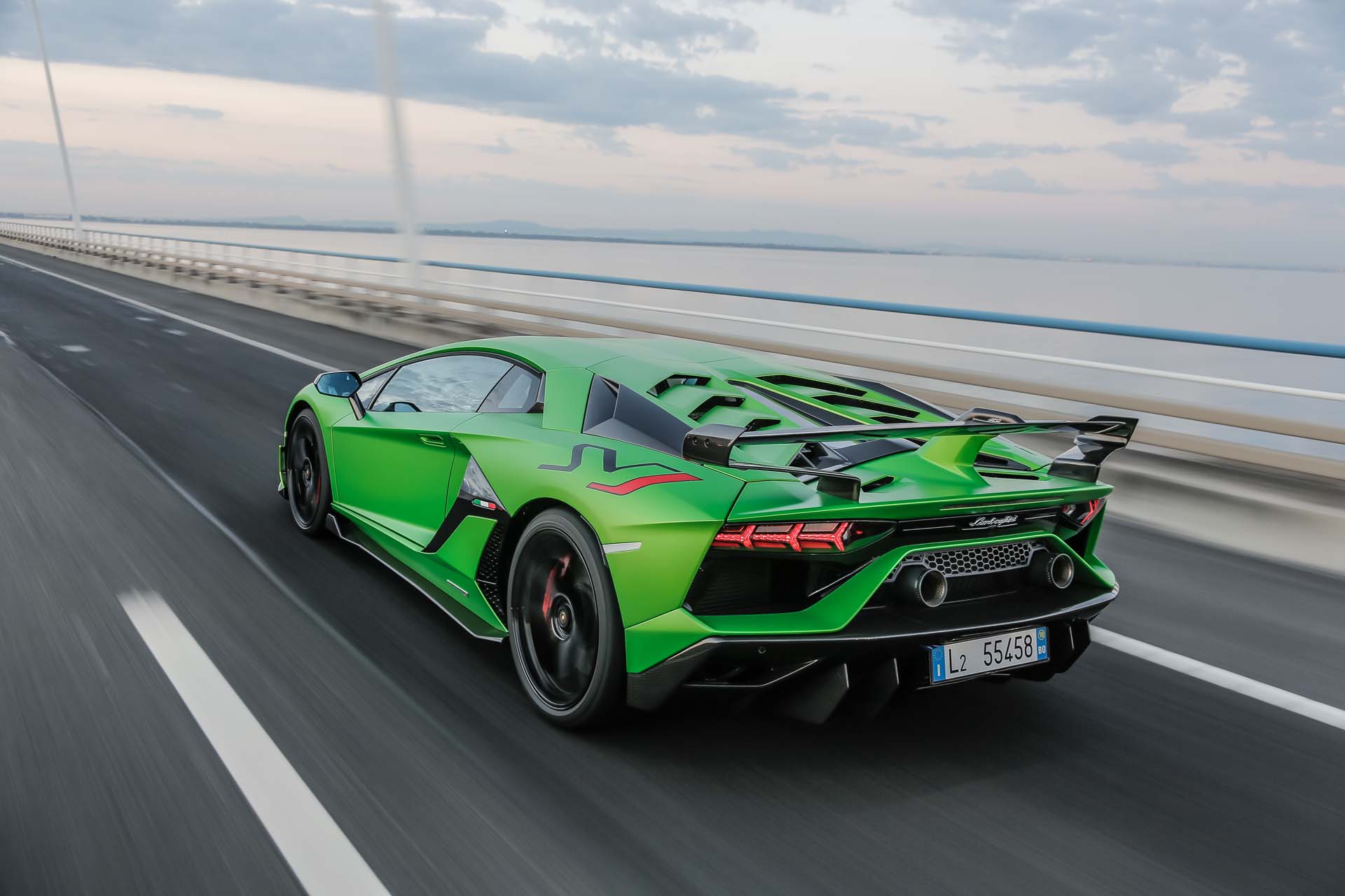 2019 Lamborghini Aventador SVJ Rear Three-Quarter Wallpapers #47 of 241