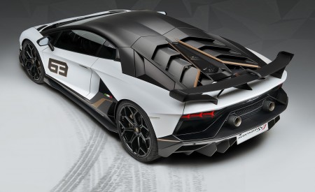 2019 Lamborghini Aventador SVJ Rear Three-Quarter Wallpapers 450x275 (175)