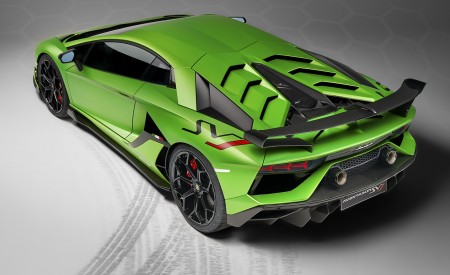 2019 Lamborghini Aventador SVJ Rear Three-Quarter Wallpapers 450x275 (166)