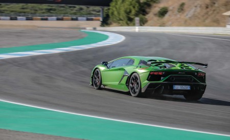 2019 Lamborghini Aventador SVJ Rear Three-Quarter Wallpapers 450x275 (39)