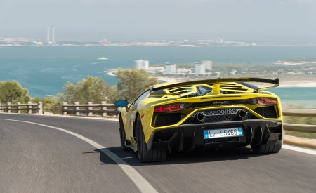 2019 Lamborghini Aventador SVJ Rear Three-Quarter Wallpapers 450x275 (209)