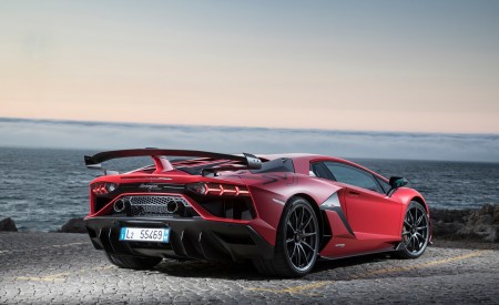 2019 Lamborghini Aventador SVJ Rear Three-Quarter Wallpapers 450x275 (190)