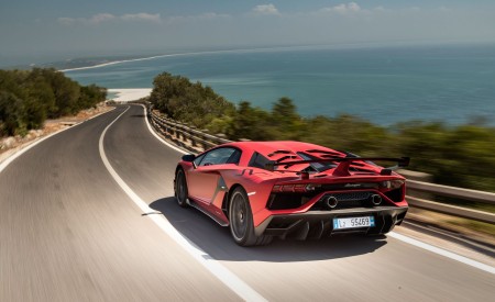 2019 Lamborghini Aventador SVJ Rear Three-Quarter Wallpapers 450x275 (118)