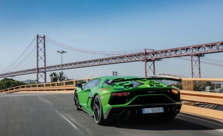 2019 Lamborghini Aventador SVJ Rear Three-Quarter Wallpapers 450x275 (49)