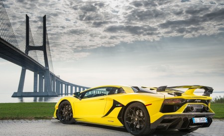 2019 Lamborghini Aventador SVJ Rear Three-Quarter Wallpapers 450x275 (97)