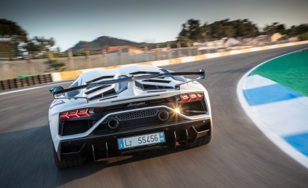 2019 Lamborghini Aventador SVJ Rear Wallpapers 450x275 (226)