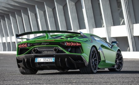 2019 Lamborghini Aventador SVJ Rear Wallpapers 450x275 (153)