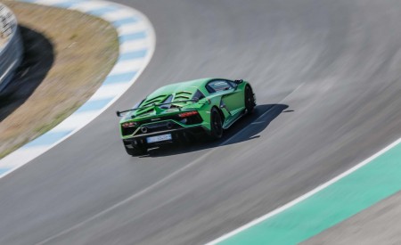 2019 Lamborghini Aventador SVJ Rear Wallpapers 450x275 (41)