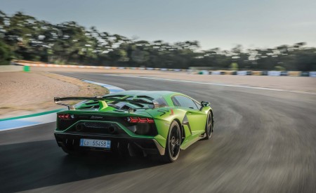 2019 Lamborghini Aventador SVJ Rear Wallpapers 450x275 (16)