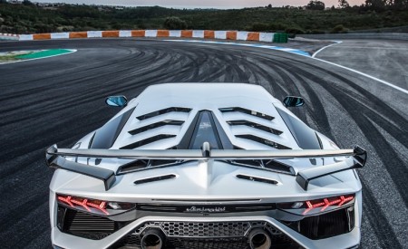 2019 Lamborghini Aventador SVJ Rear Wallpapers 450x275 (241)