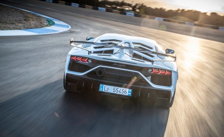 2019 Lamborghini Aventador SVJ Rear Wallpapers 450x275 (227)