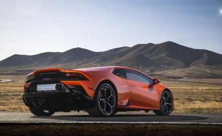 2019 Lamborghini Huracán EVO (Color: Orange) Rear Three-Quarter Wallpapers 450x275 (34)