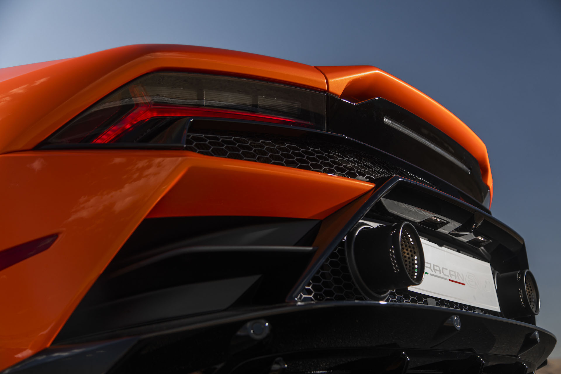 2019 Lamborghini Huracán EVO (Color: Orange) Spoiler Wallpapers #40 of 177
