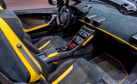 2019 Lamborghini Huracán Performante Spyder Interior Detail Wallpapers 450x275 (96)
