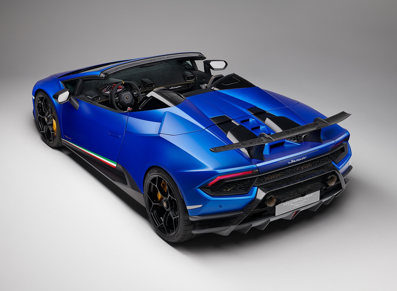 2019 Lamborghini Huracán Performante Spyder Rear Three-Quarter Wallpapers #68 of 96