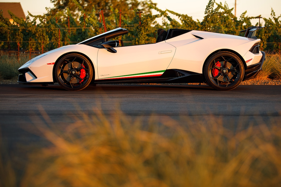 2019 Lamborghini Huracán Performante Spyder Side Wallpapers #36 of 96