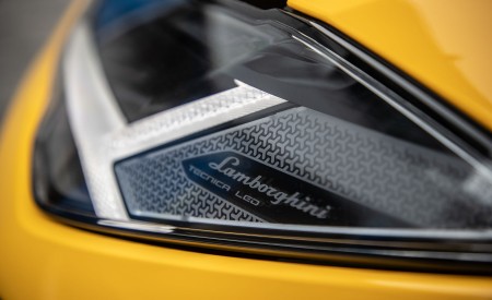 2019 Lamborghini Urus Detail Wallpapers 450x275 (22)