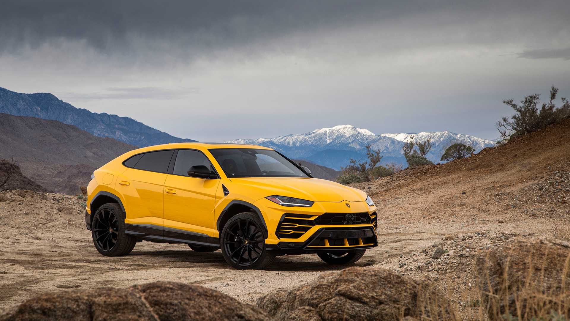 2019 Lamborghini Urus Front Three-Quarter Wallpapers #13 of 195