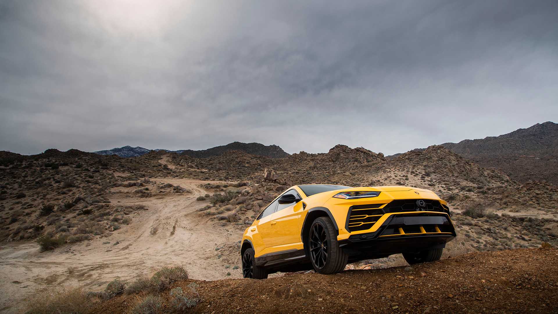 2019 Lamborghini Urus Front Three-Quarter Wallpapers #14 of 195