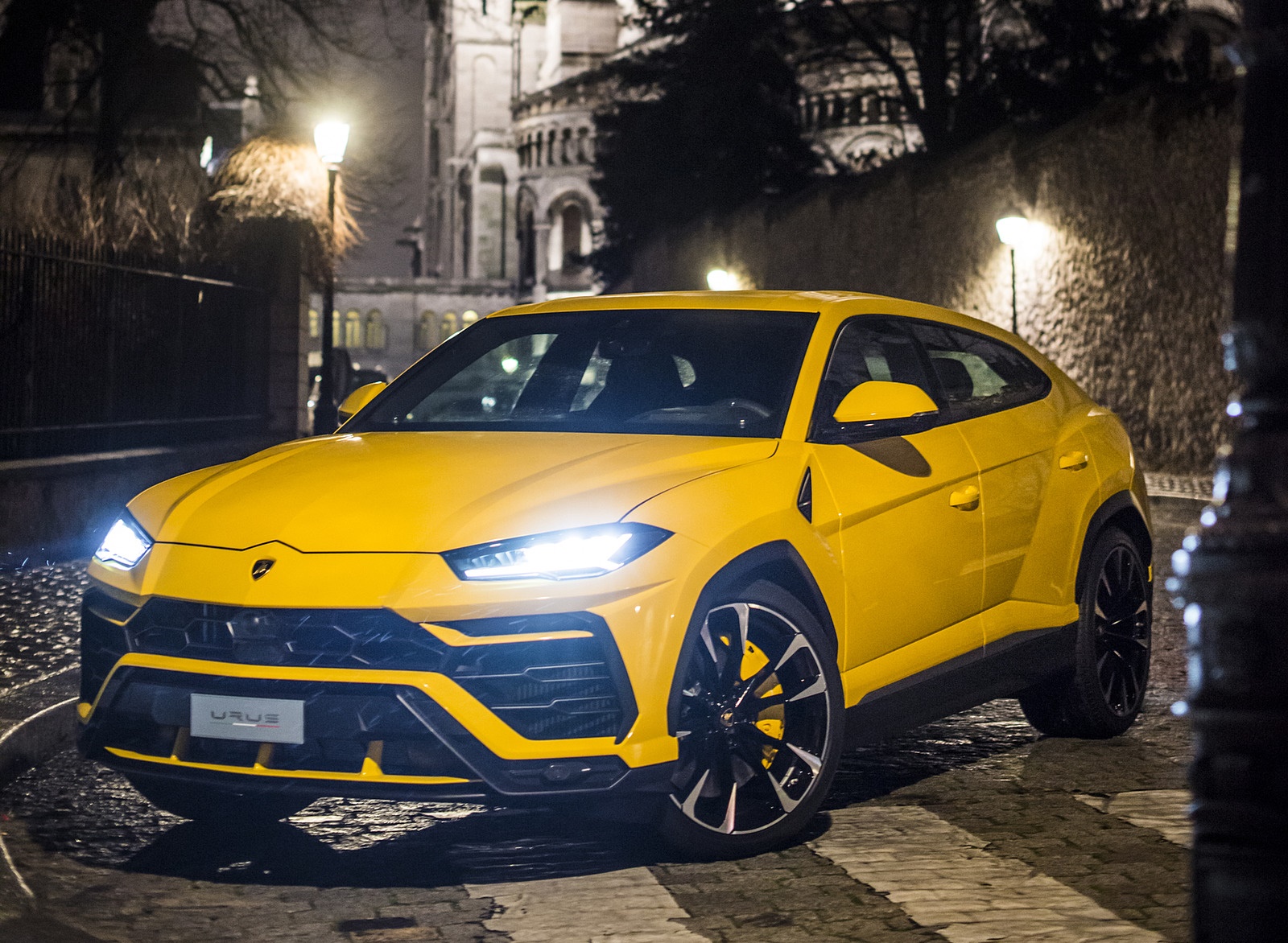 2019 Lamborghini Urus Front Three-Quarter Wallpapers #163 of 195