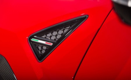 2019 Lamborghini Urus Side Vent Wallpapers 450x275 (119)