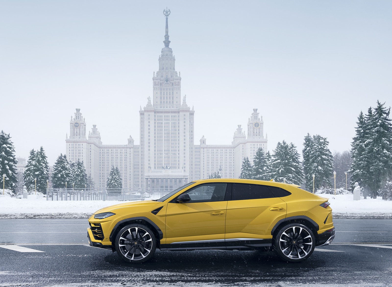 2019 Lamborghini Urus Side Wallpapers #189 of 195