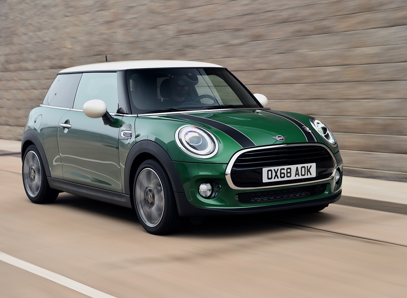 2019 MINI Cooper 3-Door 60 Years Edition Front Three-Quarter Wallpapers (1)