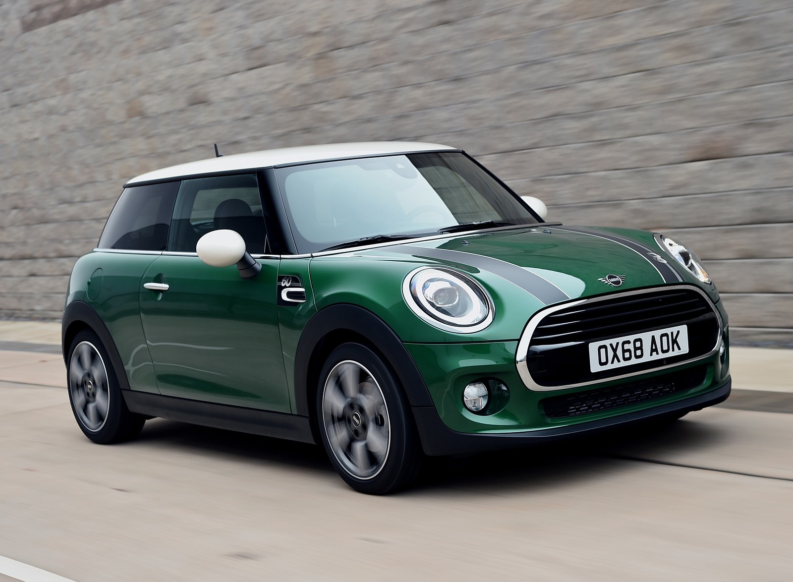 2019 MINI Cooper 3-Door 60 Years Edition Front Three-Quarter Wallpapers (8)