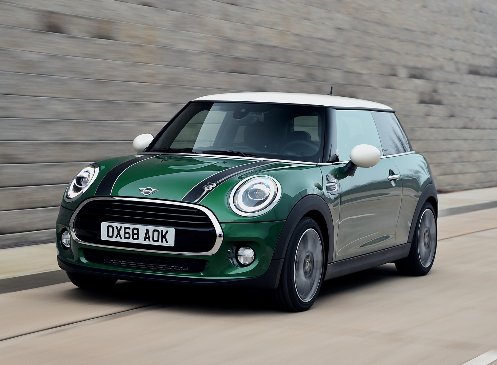 2019 MINI Cooper 3-Door 60 Years Edition Front Three-Quarter Wallpapers (10)