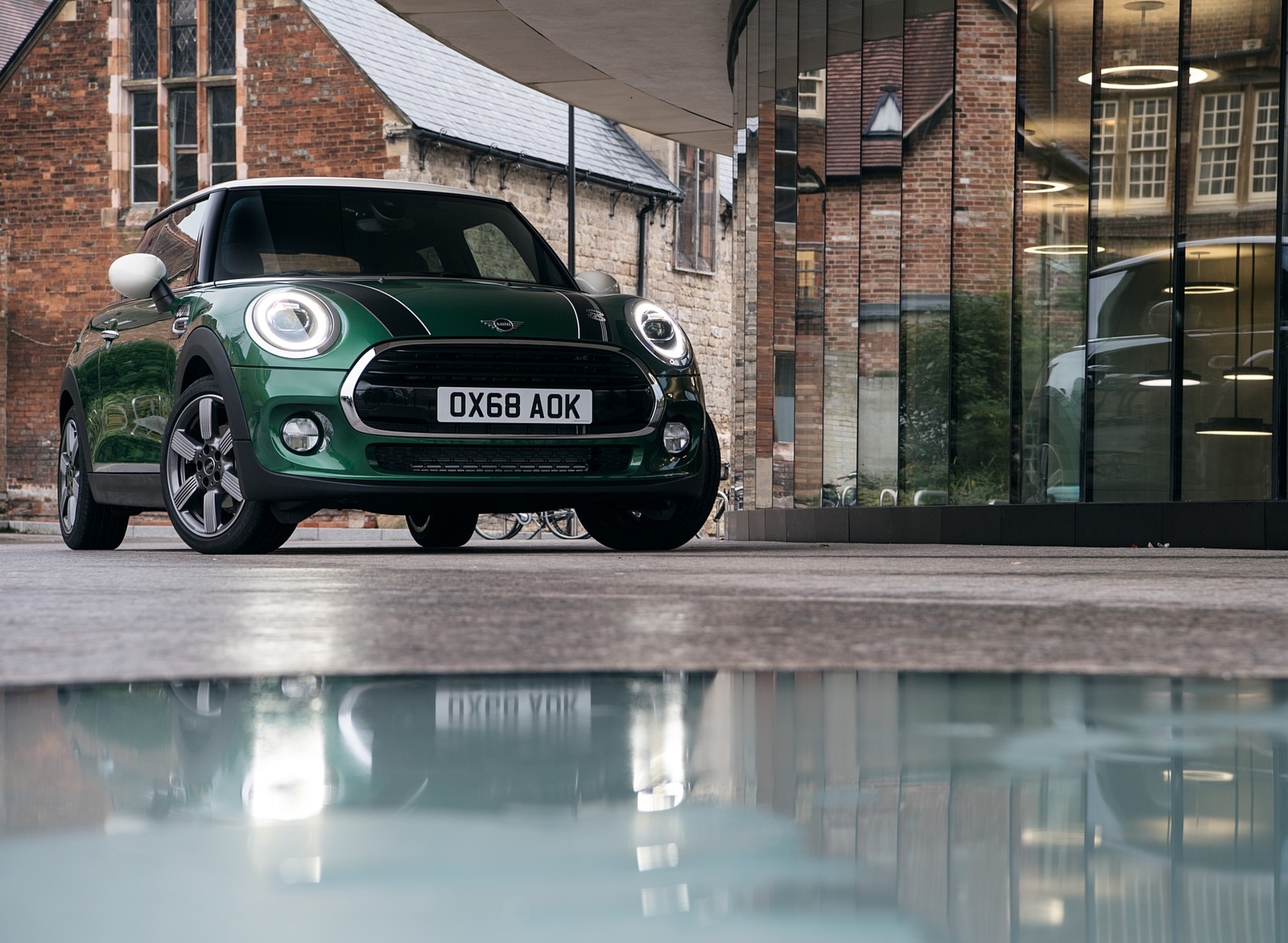 2019 MINI Cooper 3-Door 60 Years Edition Front Wallpapers #34 of 71