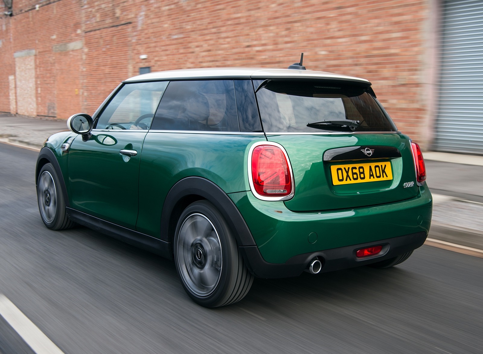 2019 MINI Cooper 3-Door 60 Years Edition Rear Three-Quarter Wallpapers (5)