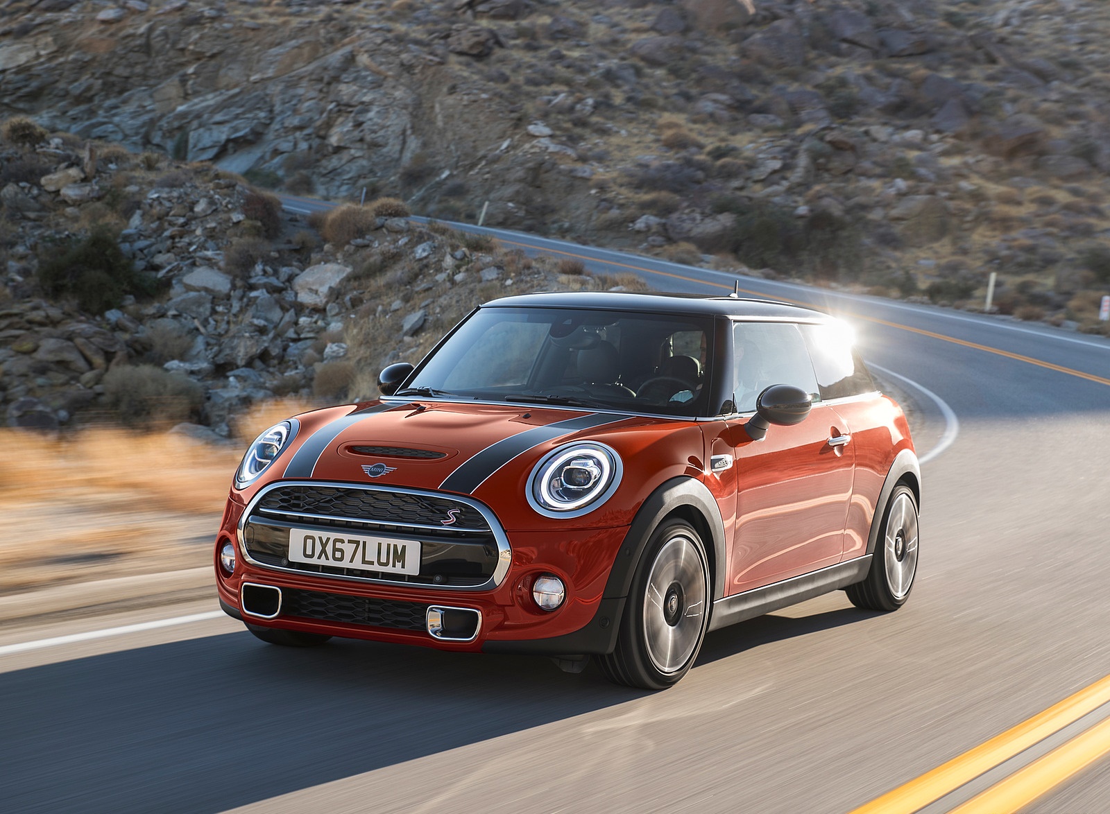 2019 MINI Hardtop 2 Door Front Three-Quarter Wallpapers #21 of 84