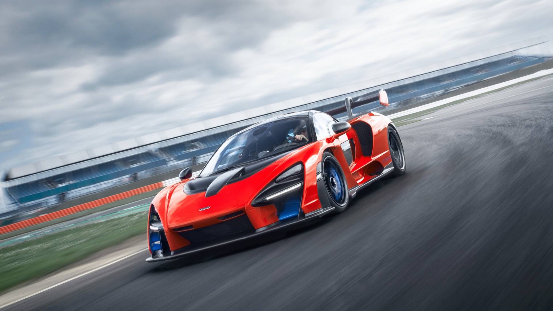 2019 McLaren Senna (Color: Delta Red) Front Three-Quarter Wallpapers (2)