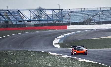 2019 McLaren Senna (Color: Delta Red) Front Wallpapers 450x275 (16)