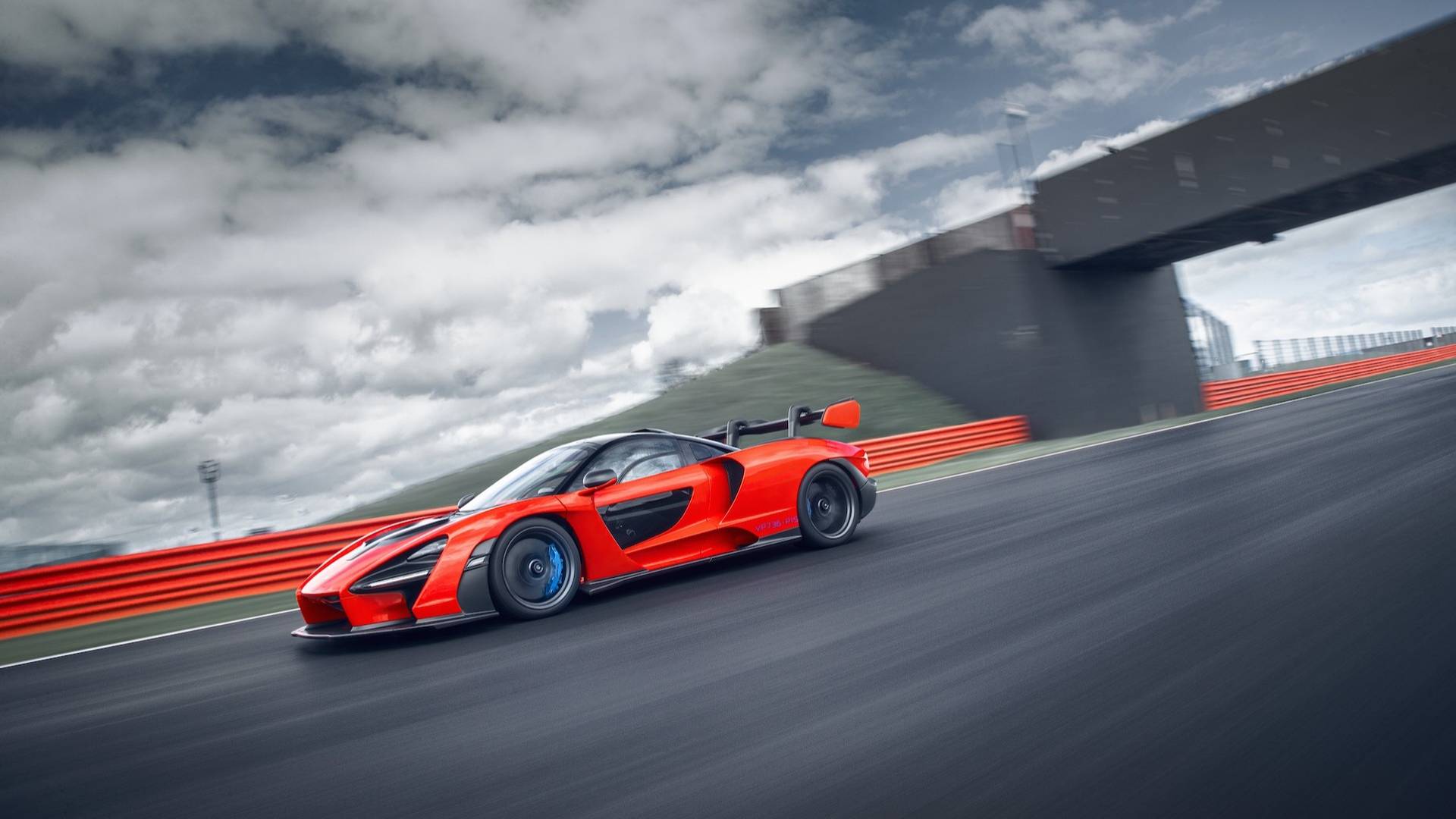 2019 McLaren Senna (Color: Delta Red) Side Wallpapers (6)