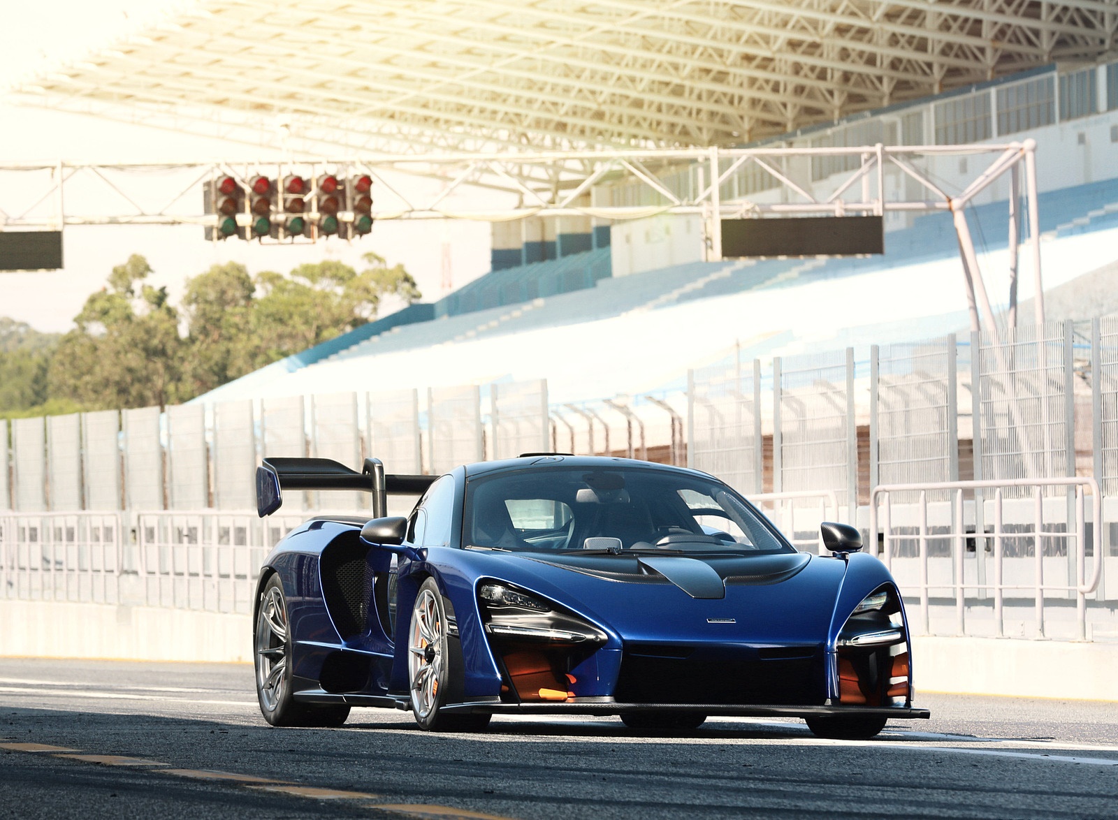 2019 McLaren Senna (Color: Kyanos Blue) Front Wallpapers #59 of 130