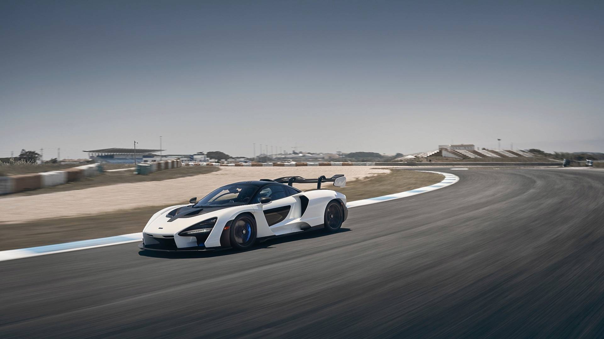 2019 McLaren Senna (Color: Pure White) Front Three-Quarter Wallpapers #47 of 130