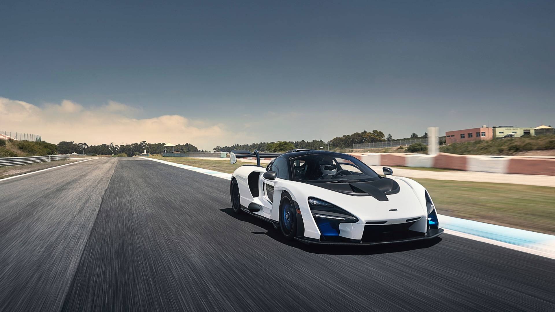 2019 McLaren Senna (Color: Pure White) Front Three-Quarter Wallpapers #48 of 130